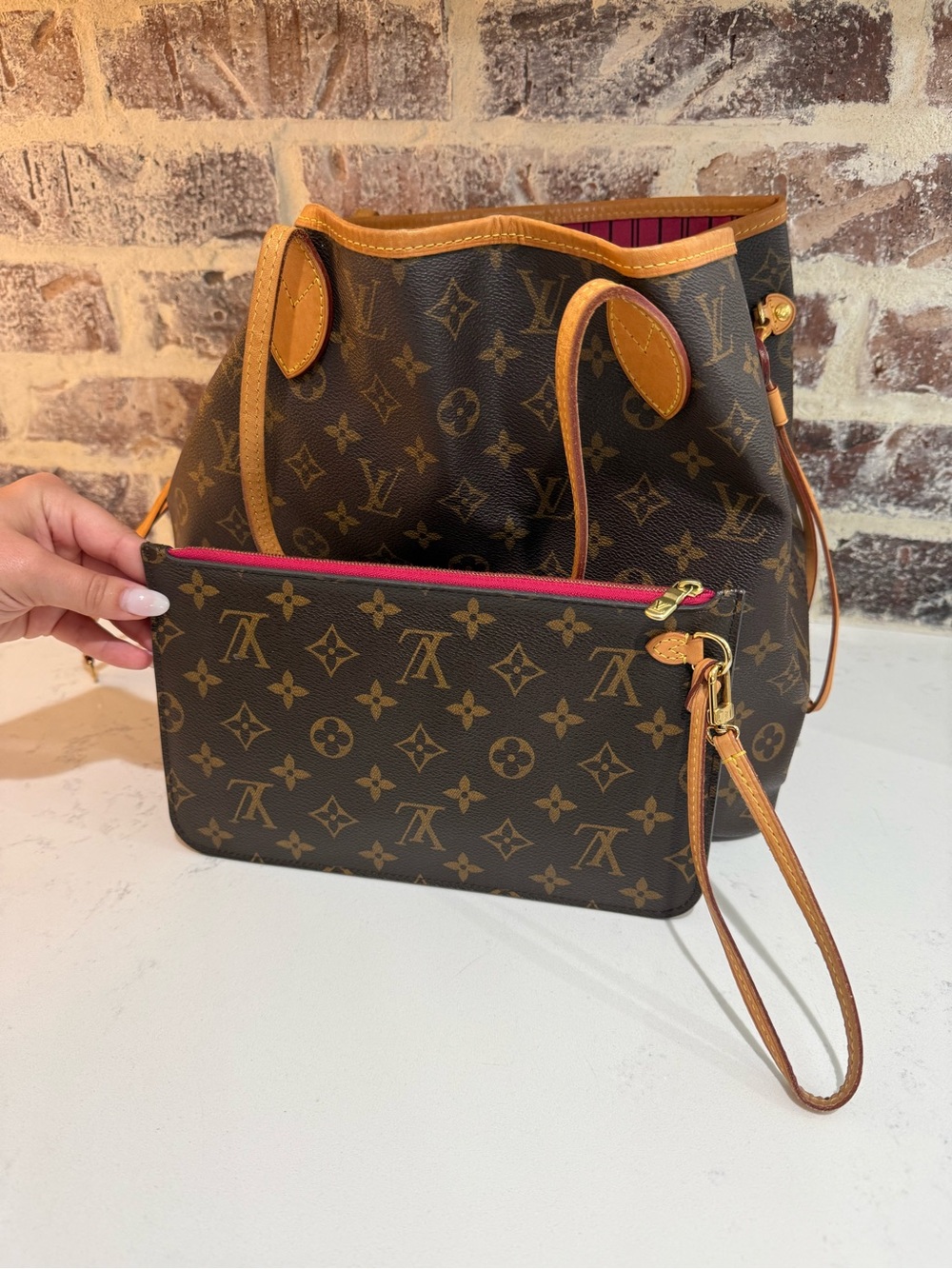 Louis Vuitton Monogram Canvas Tote with Pink Interior - Picture 4 of 6